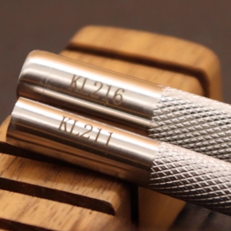 Timbro per intaglio in pelle c - Leatherwork Embossing recensione e prezzo