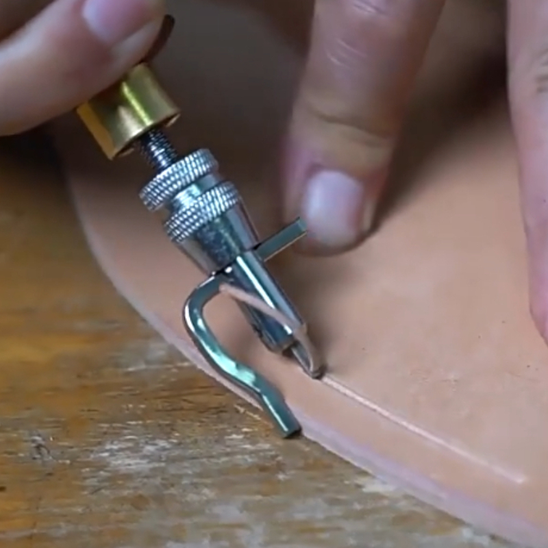 1.6 Teste di coltello Strument - Leatherwork Knives recensione e prezzo